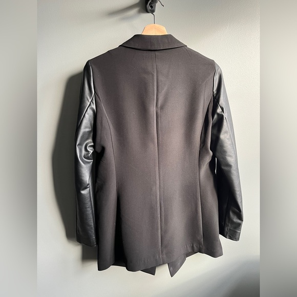 NWT Dynamite blazer, size medium - Picture 3 of 3